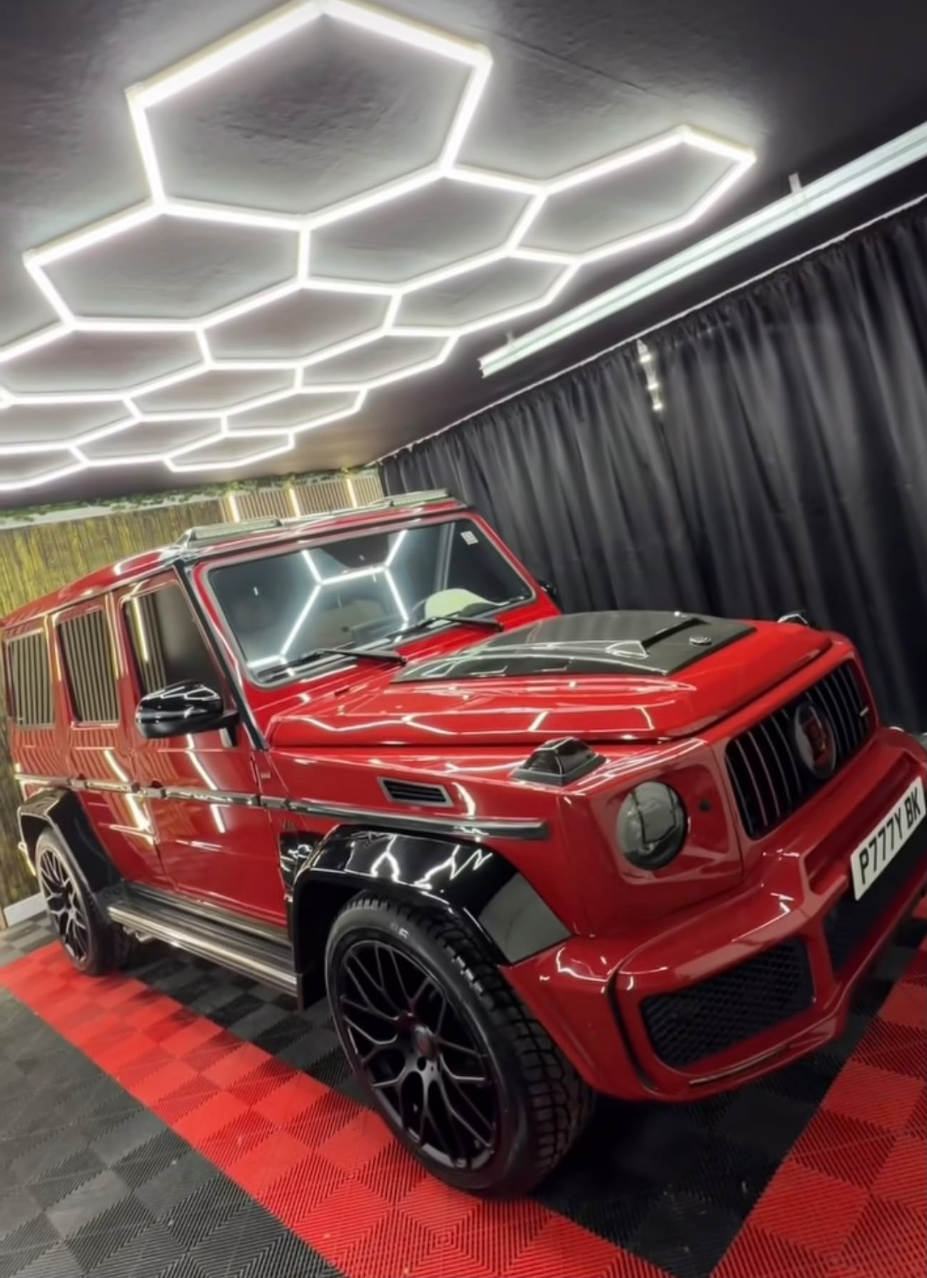Mercedes G-Class roșu detailat la SAM Detailing